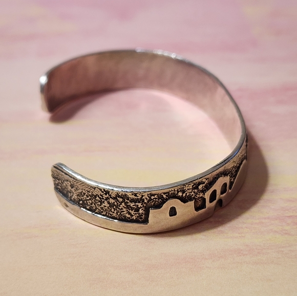 Native American Pueblo Storyteller Sterling Bracelet - Picture 4 of 7